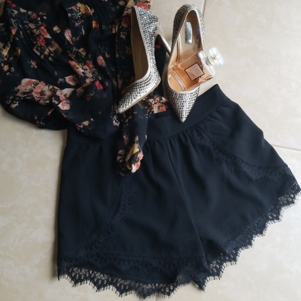 Francescas | black lace dress shorts | M